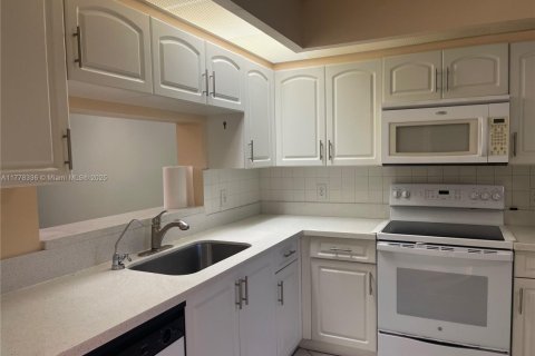 Copropriété à vendre à Pembroke Pines, Floride: 2 chambres, 112.13 m2 № 1978428 - photo 7