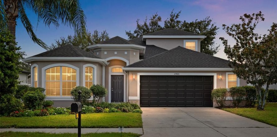 Villa ou maison à Wesley Chapel, Floride 4 chambres, 240.25 m2 № 2437012