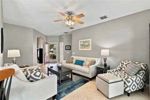 Villa ou maison à vendre à Poinciana, Floride: 2 chambres, 136.29 m2 № 2400171 - photo 6