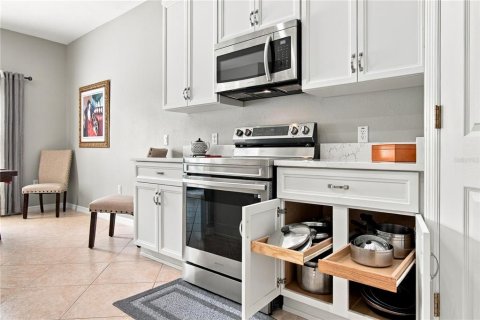 Villa ou maison à vendre à Poinciana, Floride: 2 chambres, 136.29 m2 № 2400171 - photo 11