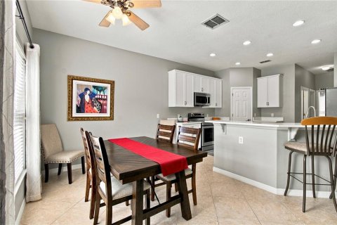 Villa ou maison à vendre à Poinciana, Floride: 2 chambres, 136.29 m2 № 2400171 - photo 17