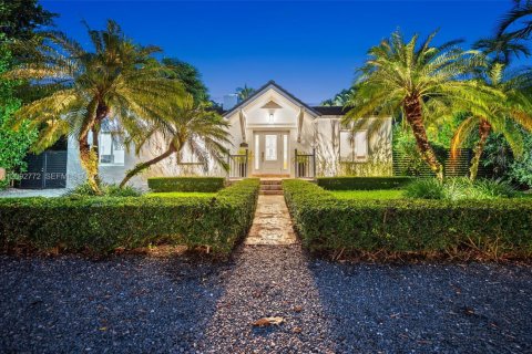 Casa en Miami, Florida 3 dormitorios, 197.97 m2 № 2377189
