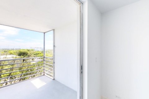 Снять в аренду кондоминиум в Норт-Майами-Бич, Флорида 1 спальня, 80.36м2, № 1989544 - фото 10