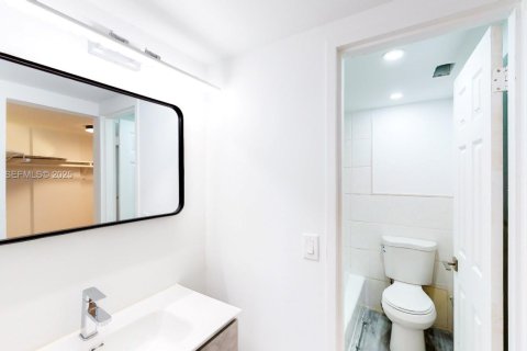 Снять в аренду кондоминиум в Норт-Майами-Бич, Флорида 1 спальня, 80.36м2, № 1989544 - фото 9