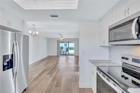 Купить виллу или дом в Сарасота, Флорида 6 комнат, 92.25м2, № 2166573 - фото 15
