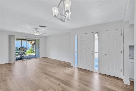Купить виллу или дом в Сарасота, Флорида 6 комнат, 92.25м2, № 2166573 - фото 22