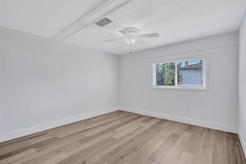 Купить виллу или дом в Сарасота, Флорида 6 комнат, 92.25м2, № 2166573 - фото 23
