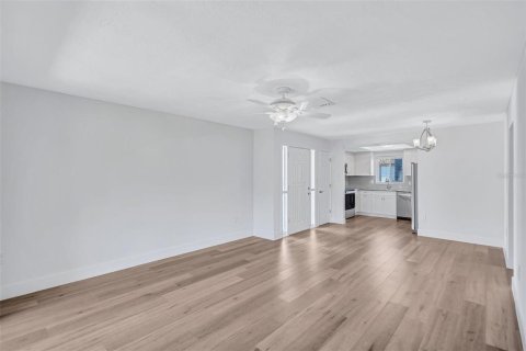 Купить виллу или дом в Сарасота, Флорида 6 комнат, 92.25м2, № 2166573 - фото 21