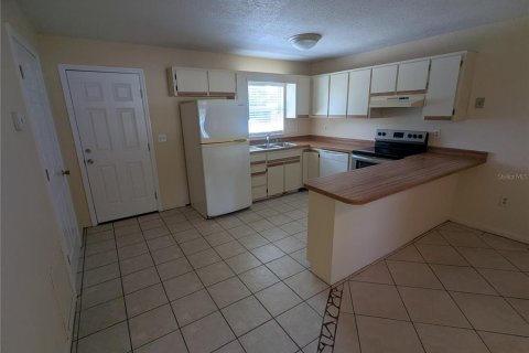Apartment in Tavares, Florida 2 bedrooms, 78.41 sq.m. № 2219482 - photo 7