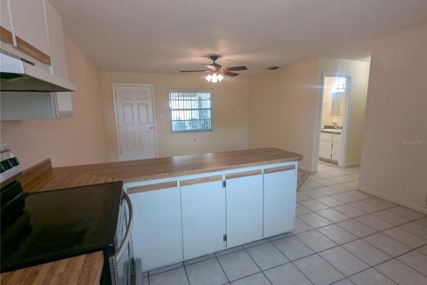 Apartment in Tavares, Florida 2 bedrooms, 78.41 sq.m. № 2219482 - photo 12