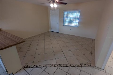 Apartment in Tavares, Florida 2 bedrooms, 78.41 sq.m. № 2219482 - photo 4