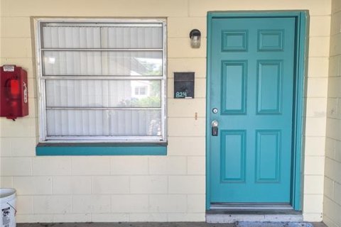 Apartment in Tavares, Florida 2 bedrooms, 78.41 sq.m. № 2219482