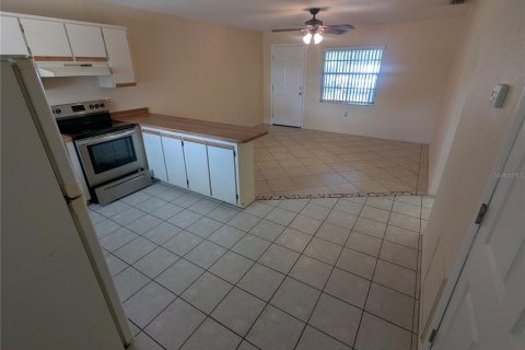 Apartment in Tavares, Florida 2 bedrooms, 78.41 sq.m. № 2219482 - photo 10