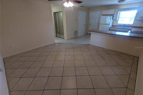 Apartment in Tavares, Florida 2 bedrooms, 78.41 sq.m. № 2219482 - photo 5