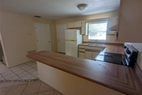 Apartment in Tavares, Florida 2 bedrooms, 78.41 sq.m. № 2219482 - photo 8
