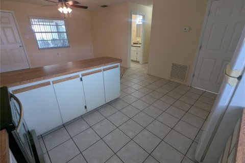 Apartment in Tavares, Florida 2 bedrooms, 78.41 sq.m. № 2219482 - photo 11
