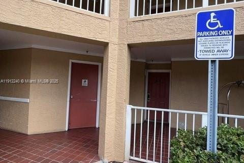 Condo in Orlando, Florida, 2 bedrooms  № 1973424 - photo 27