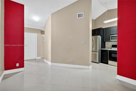 Copropriété à vendre à Miami, Floride: 1 chambre, 80.08 m2 № 1970684 - photo 6