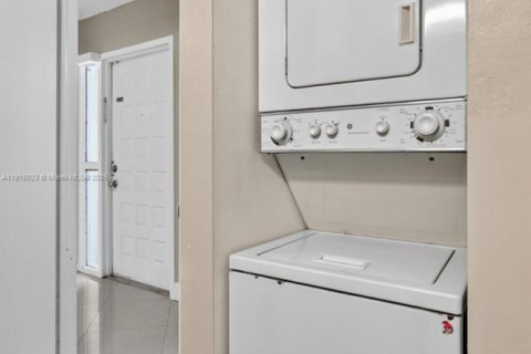 Copropriété à vendre à Miami, Floride: 1 chambre, 80.08 m2 № 1970684 - photo 17