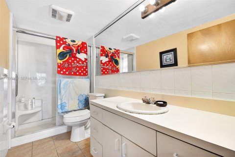 Townhouse in Miami, Florida 4 bedrooms, 184.6 sq.m. № 2059440 - photo 19