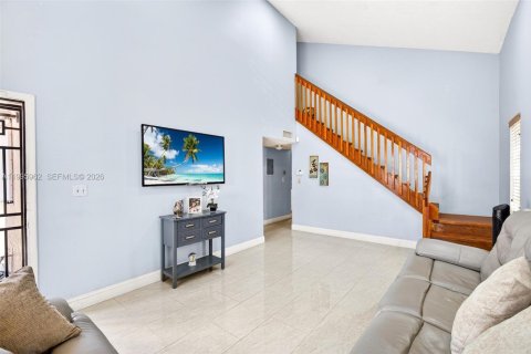 Townhouse in Miami, Florida 4 bedrooms, 184.6 sq.m. № 2059440 - photo 4