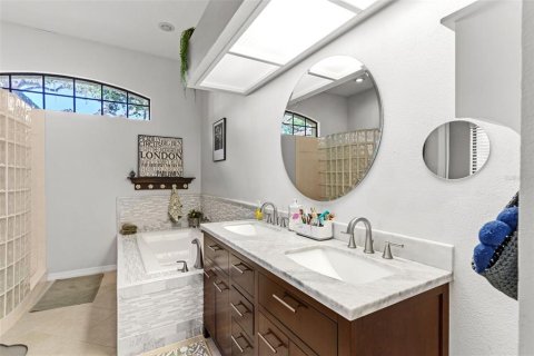 Casa en venta en Valrico, Florida, 4 dormitorios, 257.9 m2 № 1651739 - foto 22