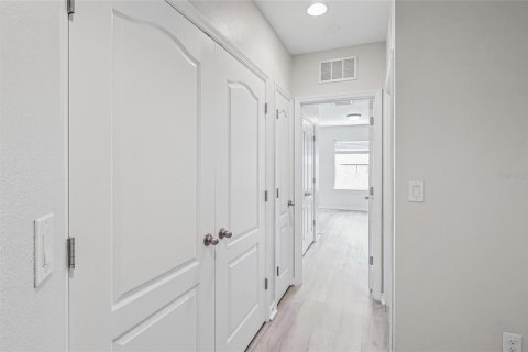 Townhouse in Riverview, Florida 3 bedrooms, 156.82 sq.m. № 2381305 - photo 13