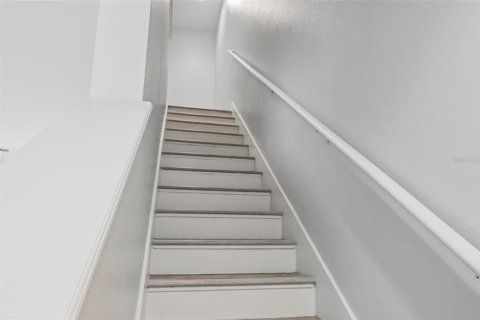 Townhouse in Riverview, Florida 3 bedrooms, 156.82 sq.m. № 2381305 - photo 30