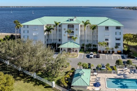 Copropriété à vendre à Punta Gorda, Floride: 3 chambres, 201.78 m2 № 2147590 - photo 4