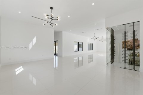 Купить виллу или дом в Майами, Флорида 6 спален, 543.48м2, № 2009606 - фото 9