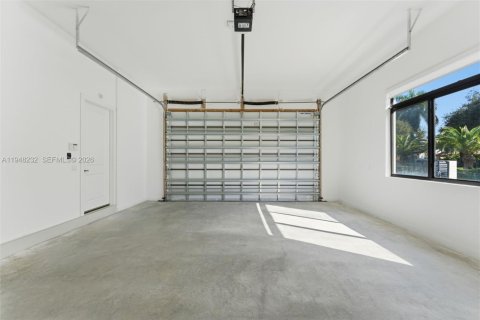 Купить виллу или дом в Майами, Флорида 6 спален, 543.48м2, № 2009606 - фото 21