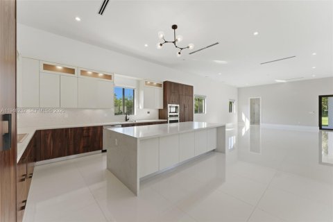 Купить виллу или дом в Майами, Флорида 6 спален, 543.48м2, № 2009606 - фото 12