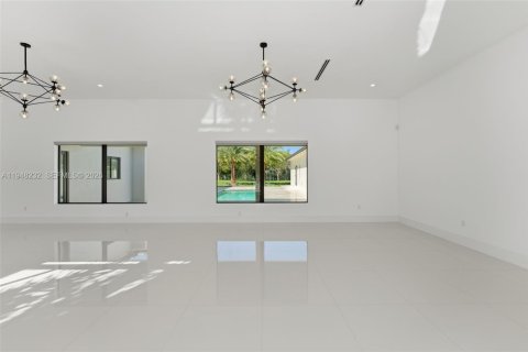 Купить виллу или дом в Майами, Флорида 6 спален, 543.48м2, № 2009606 - фото 5