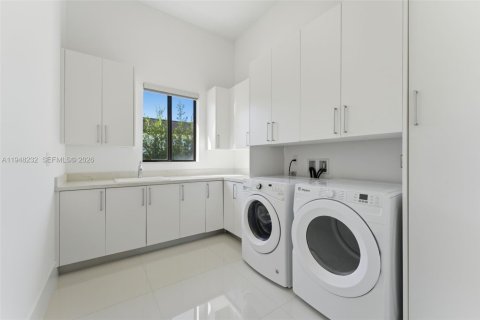 Купить виллу или дом в Майами, Флорида 6 спален, 543.48м2, № 2009606 - фото 20