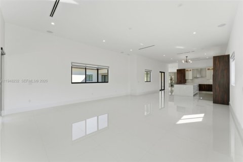 Купить виллу или дом в Майами, Флорида 6 спален, 543.48м2, № 2009606 - фото 17