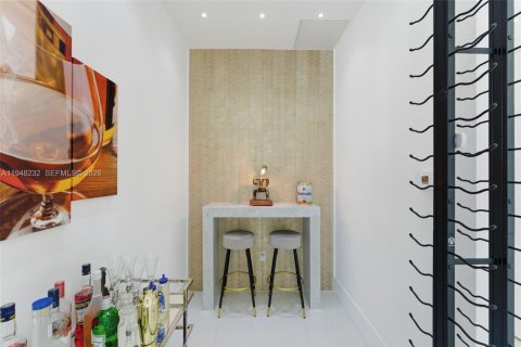 Купить виллу или дом в Майами, Флорида 6 спален, 543.48м2, № 2009606 - фото 11