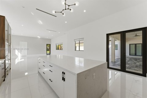 Купить виллу или дом в Майами, Флорида 6 спален, 543.48м2, № 2009606 - фото 13