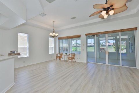 Villa ou maison à vendre à Sun City Center, Floride: 2 chambres, 164.72 m2 № 2119626 - photo 4