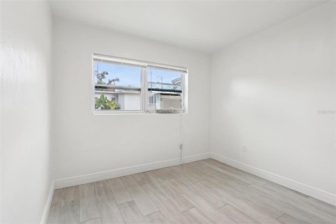 Снять в аренду квартиру в Орландо, Флорида 5 комнат, 68.28м2, № 1533170 - фото 18