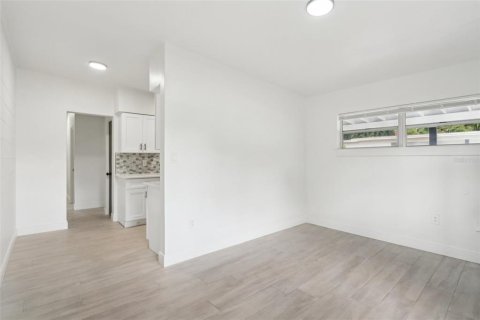 Снять в аренду квартиру в Орландо, Флорида 5 комнат, 68.28м2, № 1533170 - фото 8
