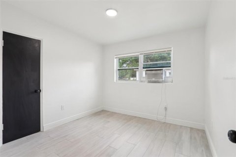 Снять в аренду квартиру в Орландо, Флорида 5 комнат, 68.28м2, № 1533170 - фото 16