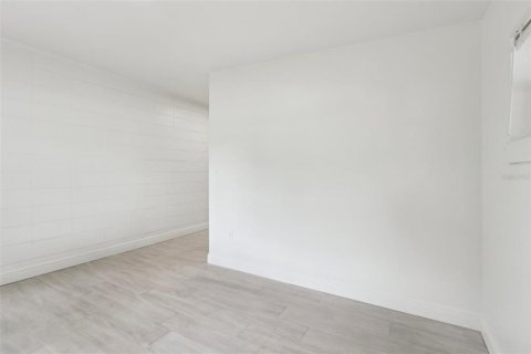 Снять в аренду квартиру в Орландо, Флорида 5 комнат, 68.28м2, № 1533170 - фото 7