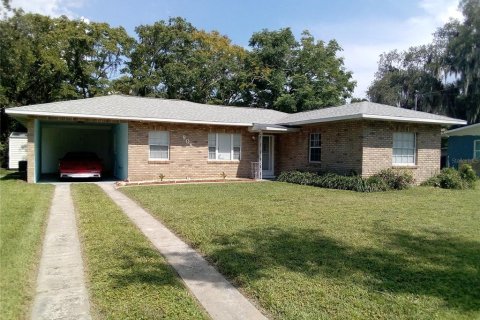 House in Leesburg, Florida 2 bedrooms, 116.13 sq.m. № 2304552