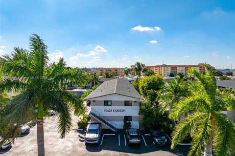 Apartamento en alquiler en Hialeah, Florida, 1 dormitorio, 2297.66 m2 № 1939179 - foto 10