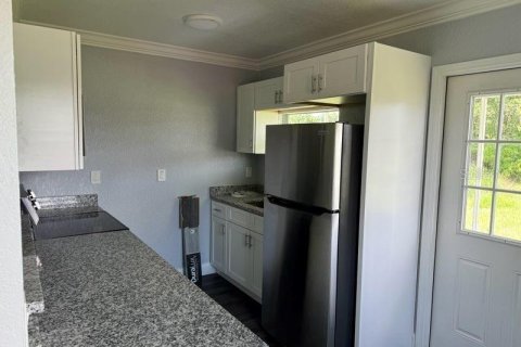 House in Wauchula, Florida 3 bedrooms, 75.81 sq.m. № 1750012 - photo 5