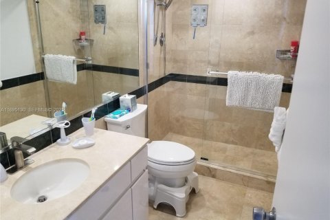 Купить кондоминиум в Майами-Бич, Флорида 2 спальни, 126.35м2, № 1983626 - фото 18