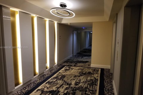 Купить кондоминиум в Майами-Бич, Флорида 2 спальни, 126.35м2, № 1983626 - фото 10