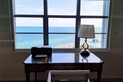 Купить кондоминиум в Майами-Бич, Флорида 2 спальни, 126.35м2, № 1983626 - фото 7