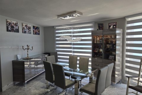 Купить кондоминиум в Майами-Бич, Флорида 2 спальни, 126.35м2, № 1983626 - фото 27