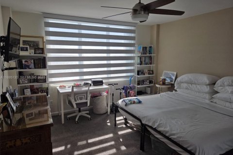 Купить кондоминиум в Майами-Бич, Флорида 2 спальни, 126.35м2, № 1983626 - фото 28